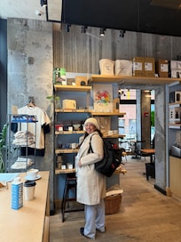 The George Howell Café was great for coffee and breakfast, but also souvenirs