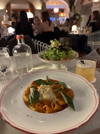 Delicious late night dinner in the Hôtel restaurant