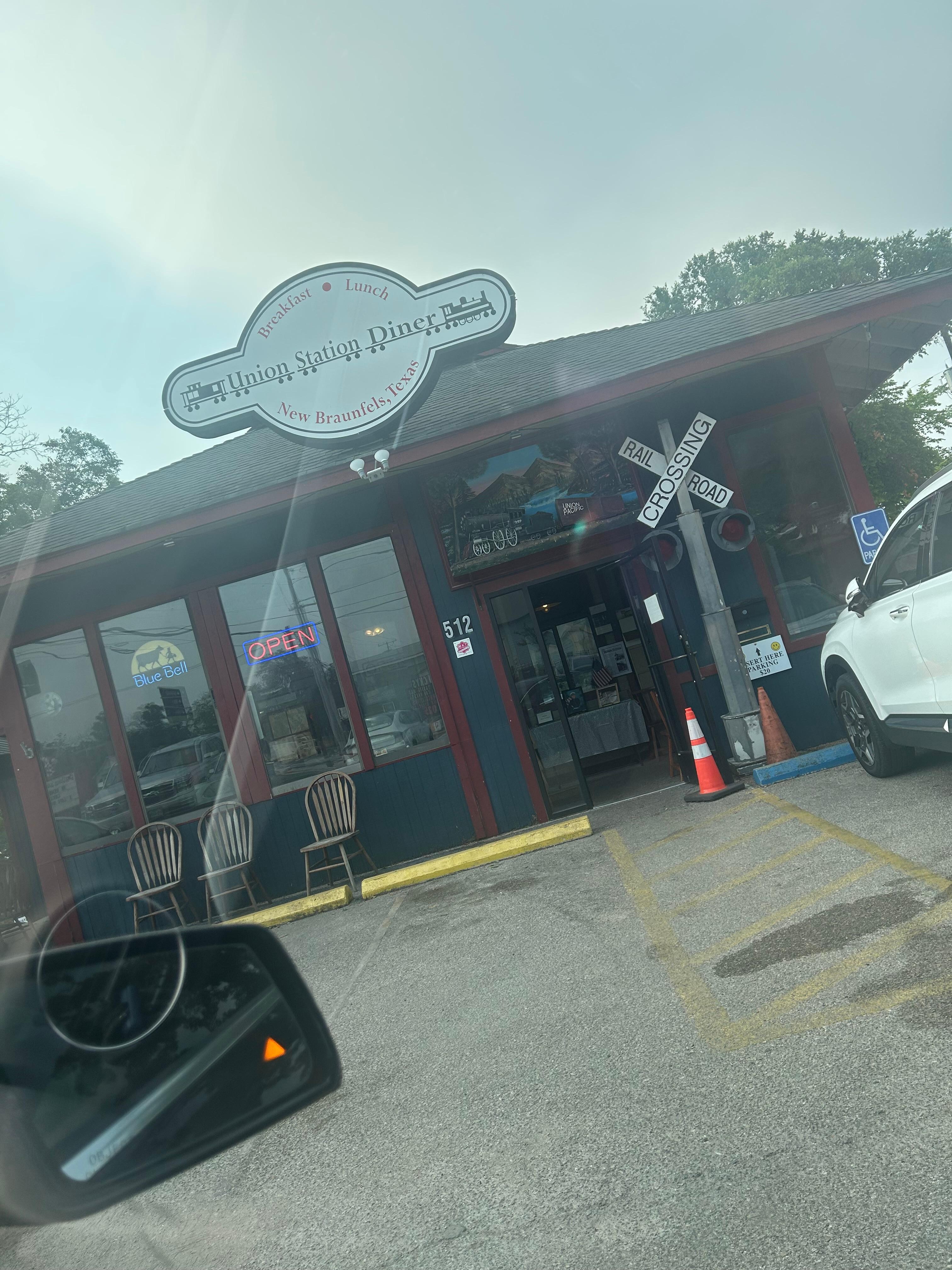 Definitely recommend here for breakfast! 