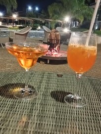 Noche de brindis junto al fuego
