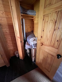 Closet had no hangers and stuffed w items