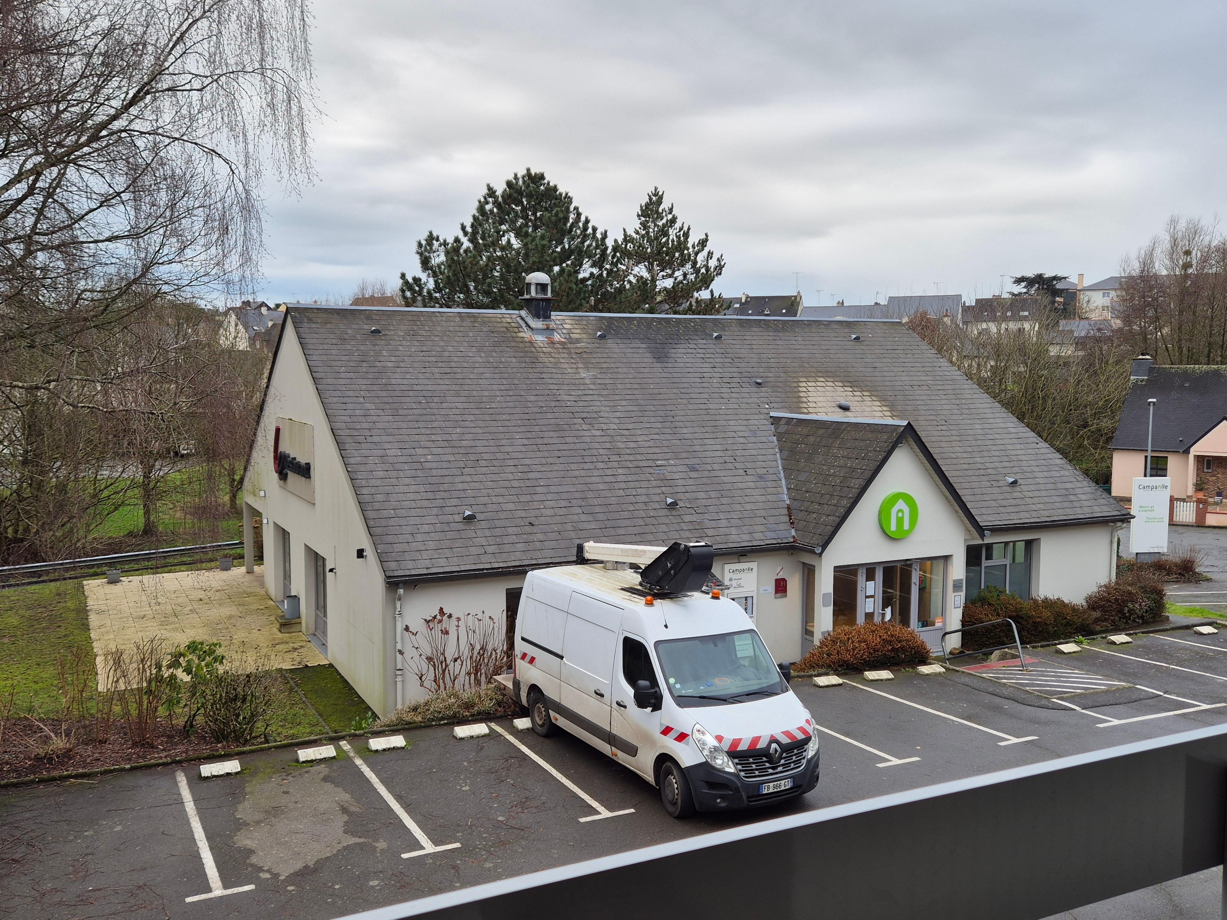 Accueil et salle de petit déjeuner 