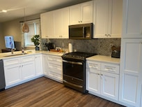 Fantastic kitchen, top of the line appliances.