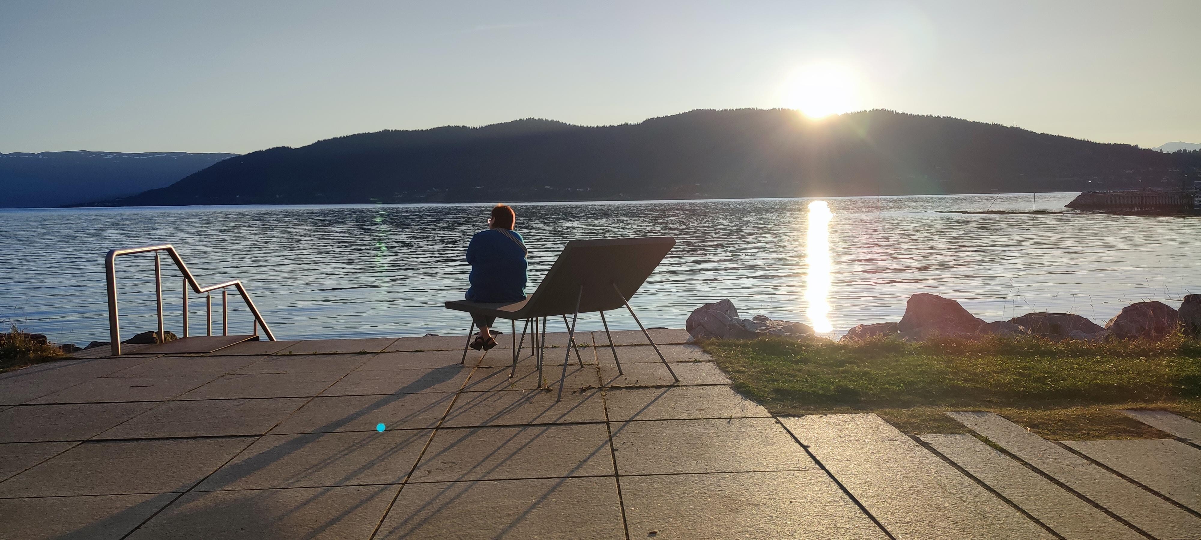 Sunset at the waterfront 