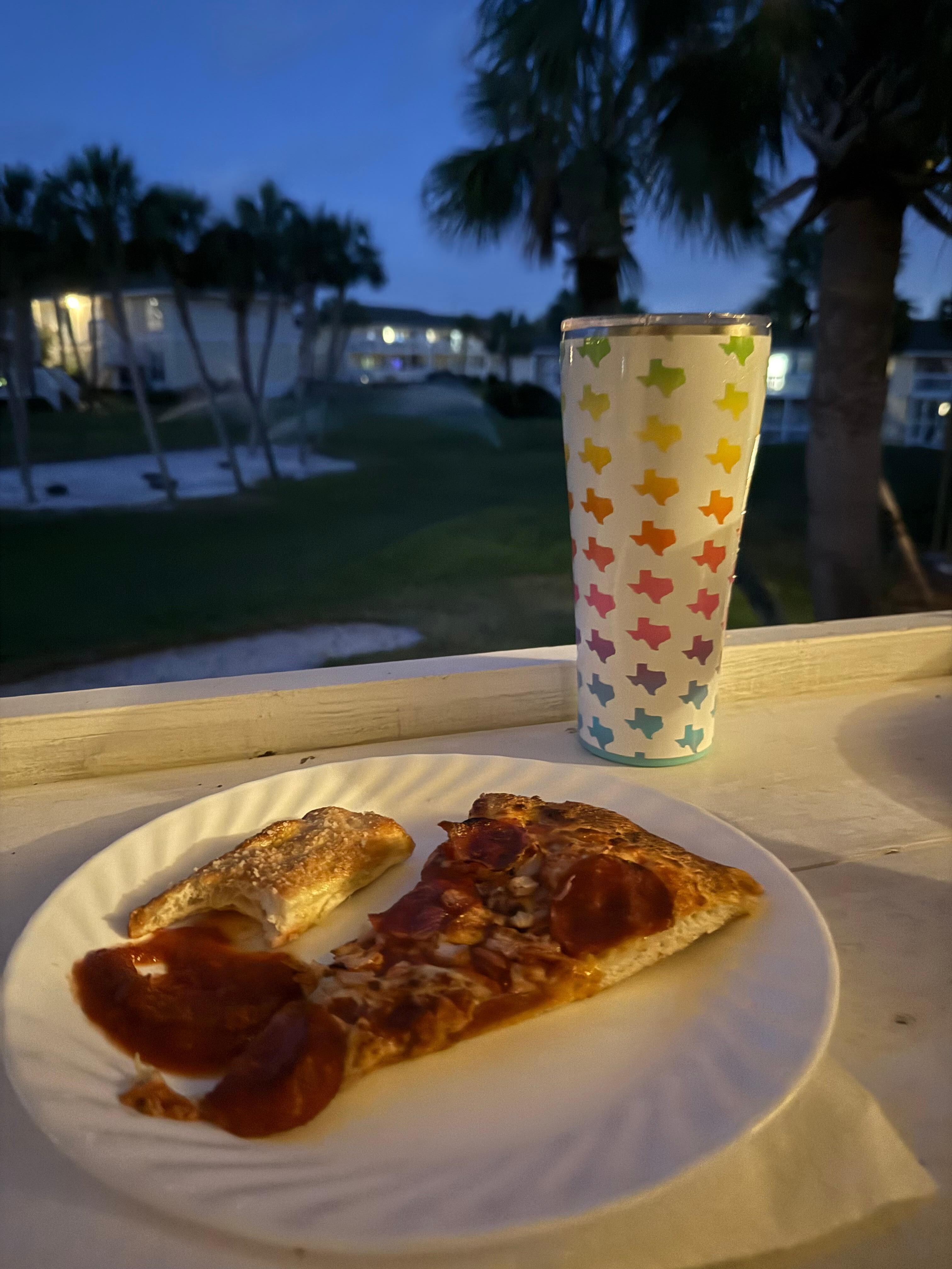 Ordered pizza and ate on the balcony. Very relaxing.