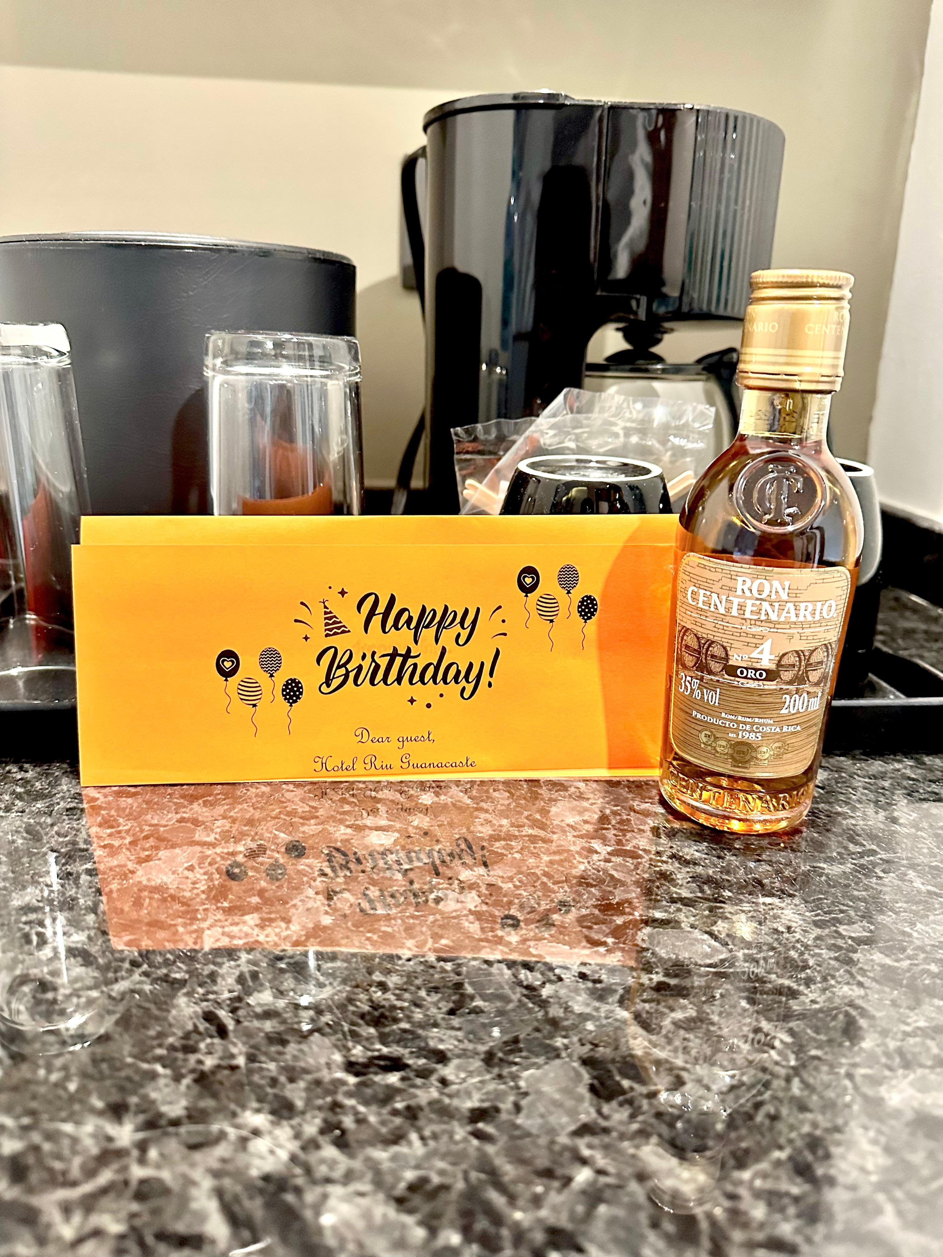 They gave me a little Ron centenario for my birthday ! Thank you riu !!!