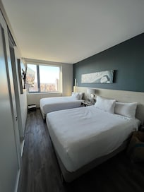 Værelse med to dobbeltsenge - byudsigt