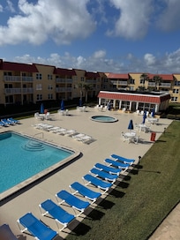 Beautiful pool area! Always chairs available and pool was warm!