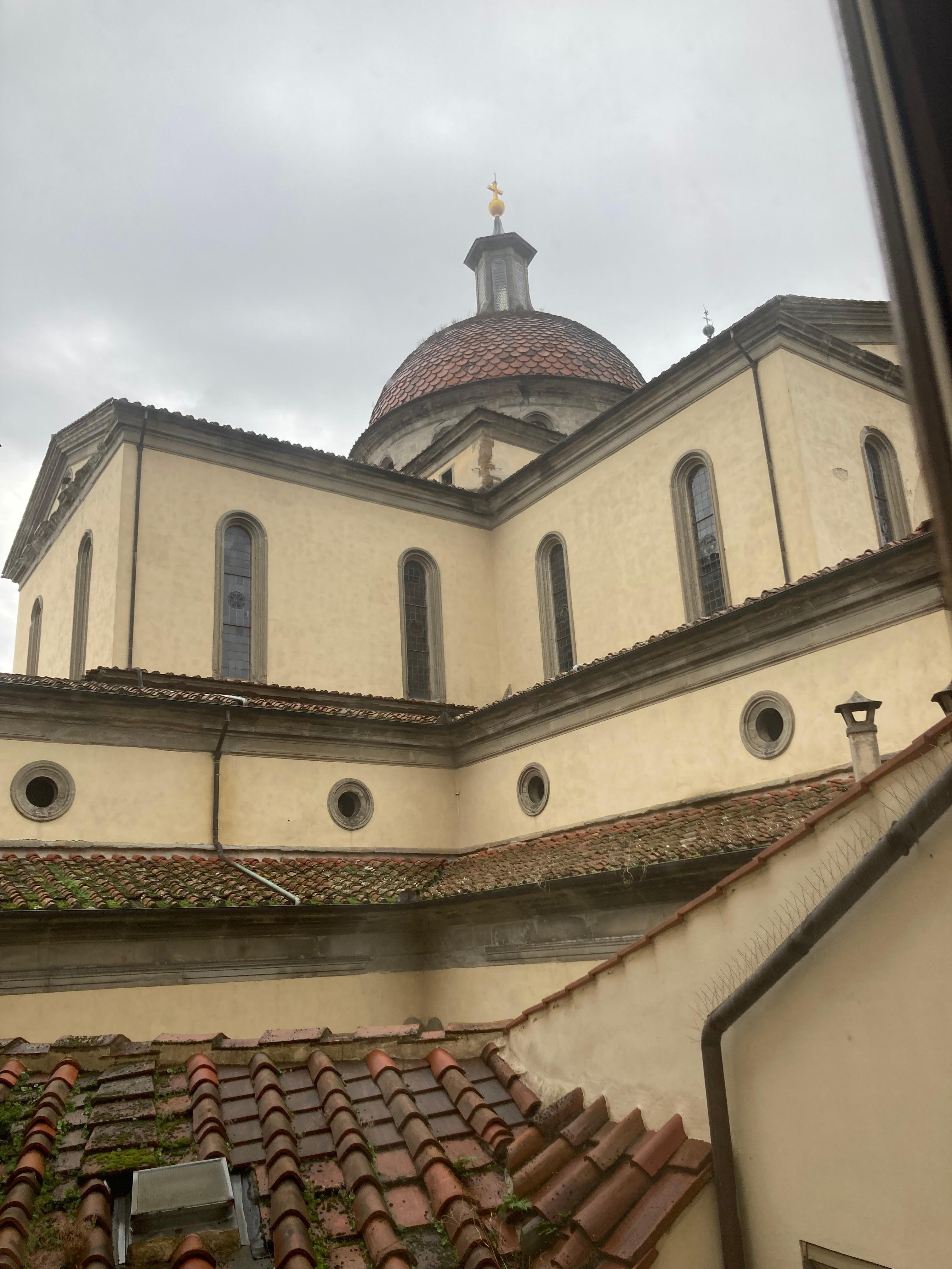 The nearby church Spirito Santo is a great landmark 