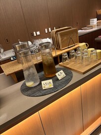 お菓子や飲み物が楽しめる