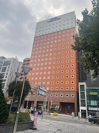 建物が大きくて分かりやすいので、迷わず帰れて便利でした。Uverを予約した時に乗り場のピン留めを間違えましたが、ドライバーさんがちゃんとホテル前に来てくれました。