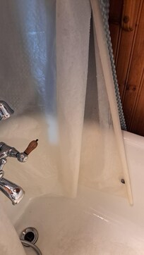 Rideau qui n'était pas étanche.