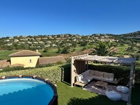 Pool und Lounge