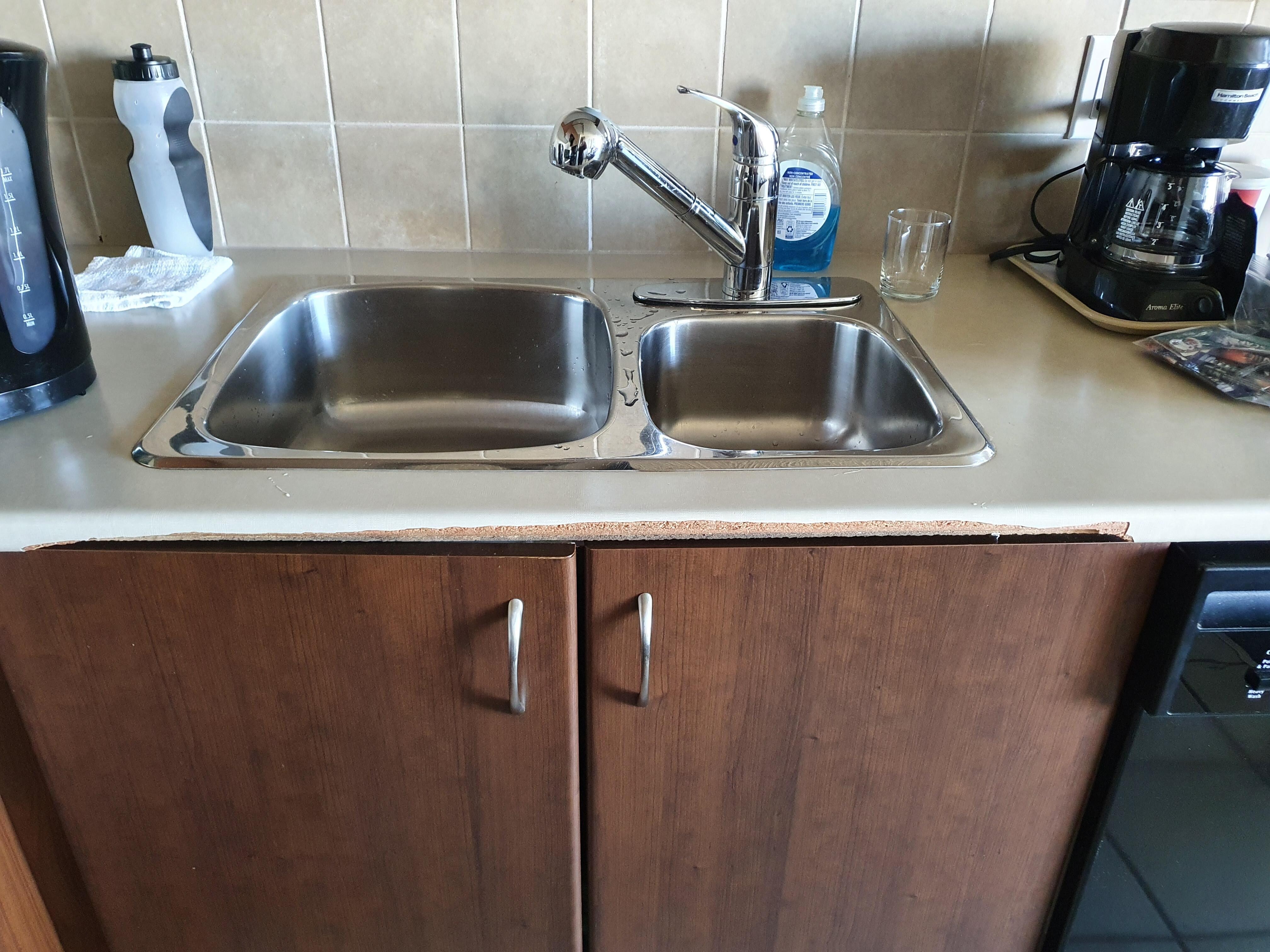 Zoom in on the worktop in front of the sink