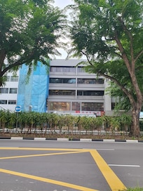 This is from opposite beach Rd the entrance is just behind the bus stop.