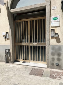 Entry was easy to find , secure and safe.