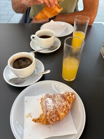 Morgenmad på café er med i prisen