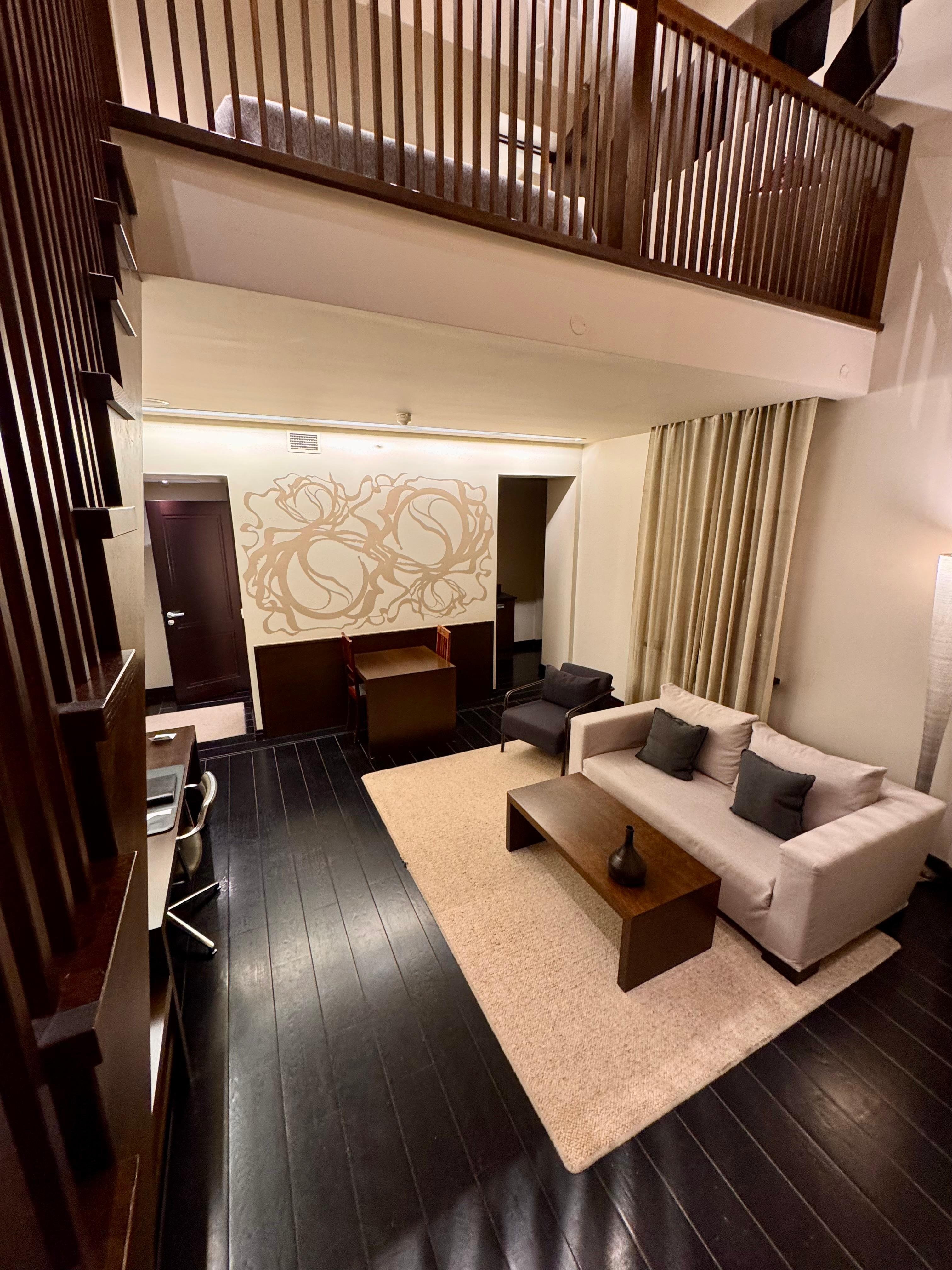 Lounge towards 1st floor