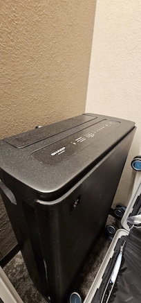 Dust/dirt can be spotted on top of the air filter