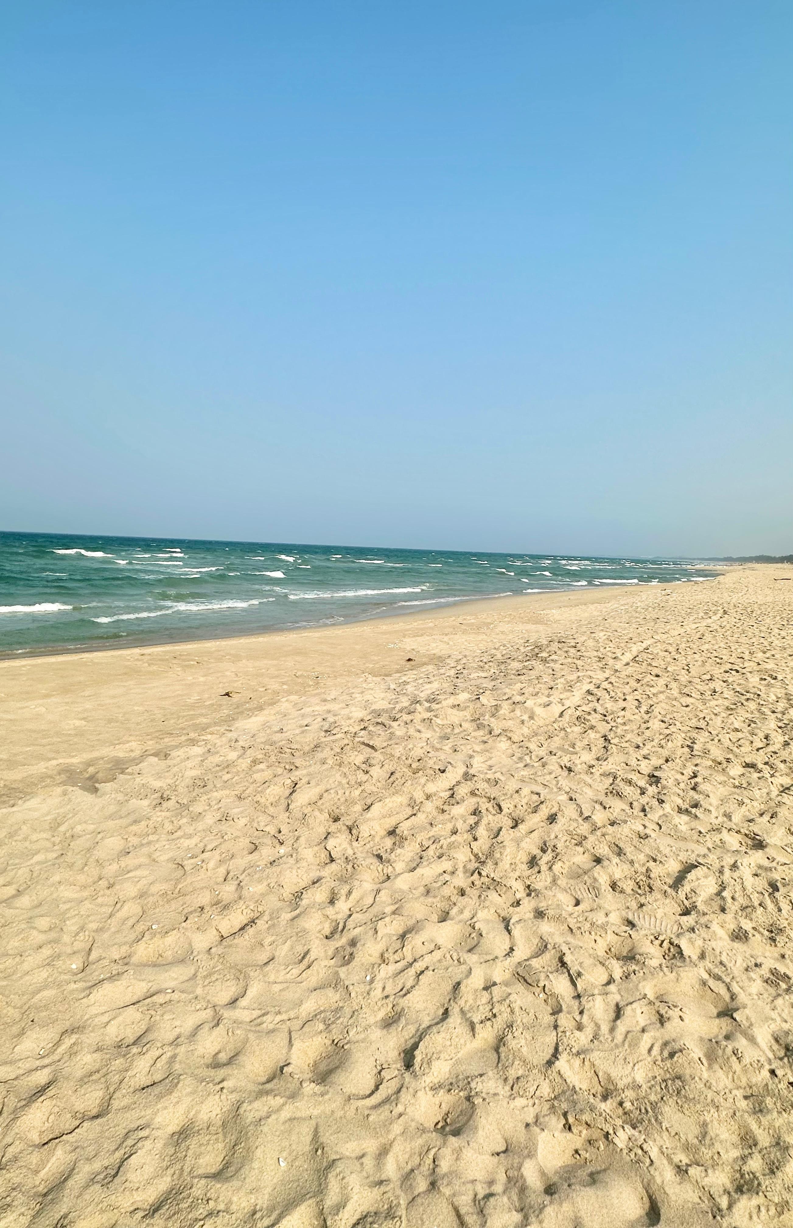 Wunderschöner, leerer Strand