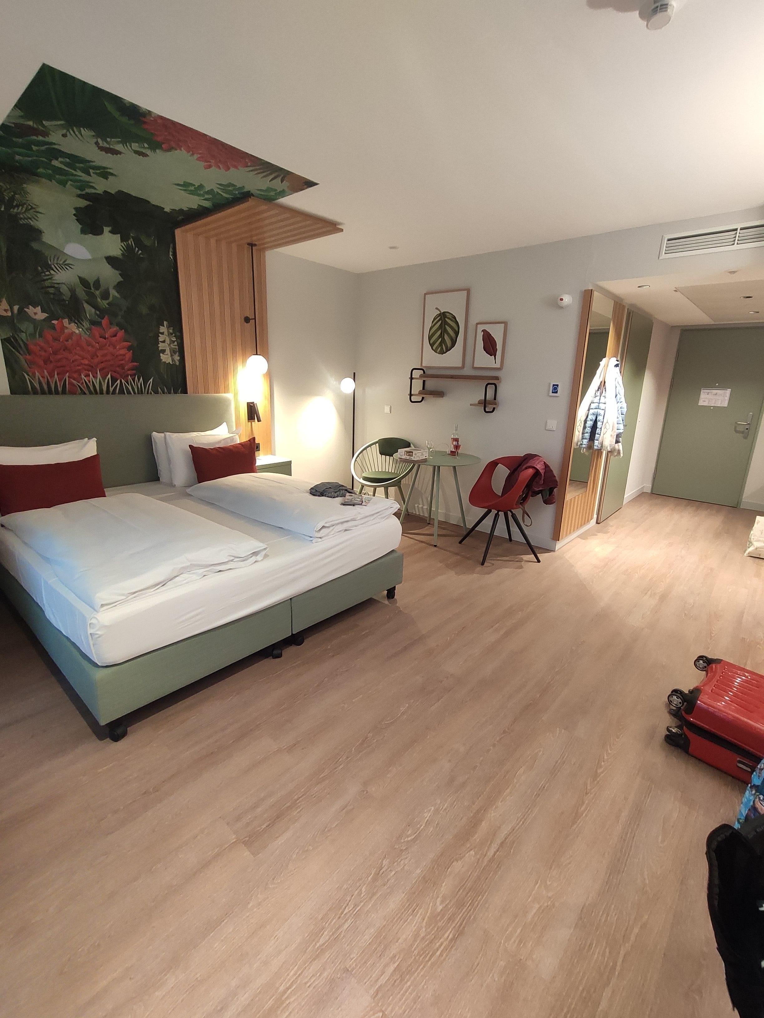 Wheelchair access to bed from both sides.