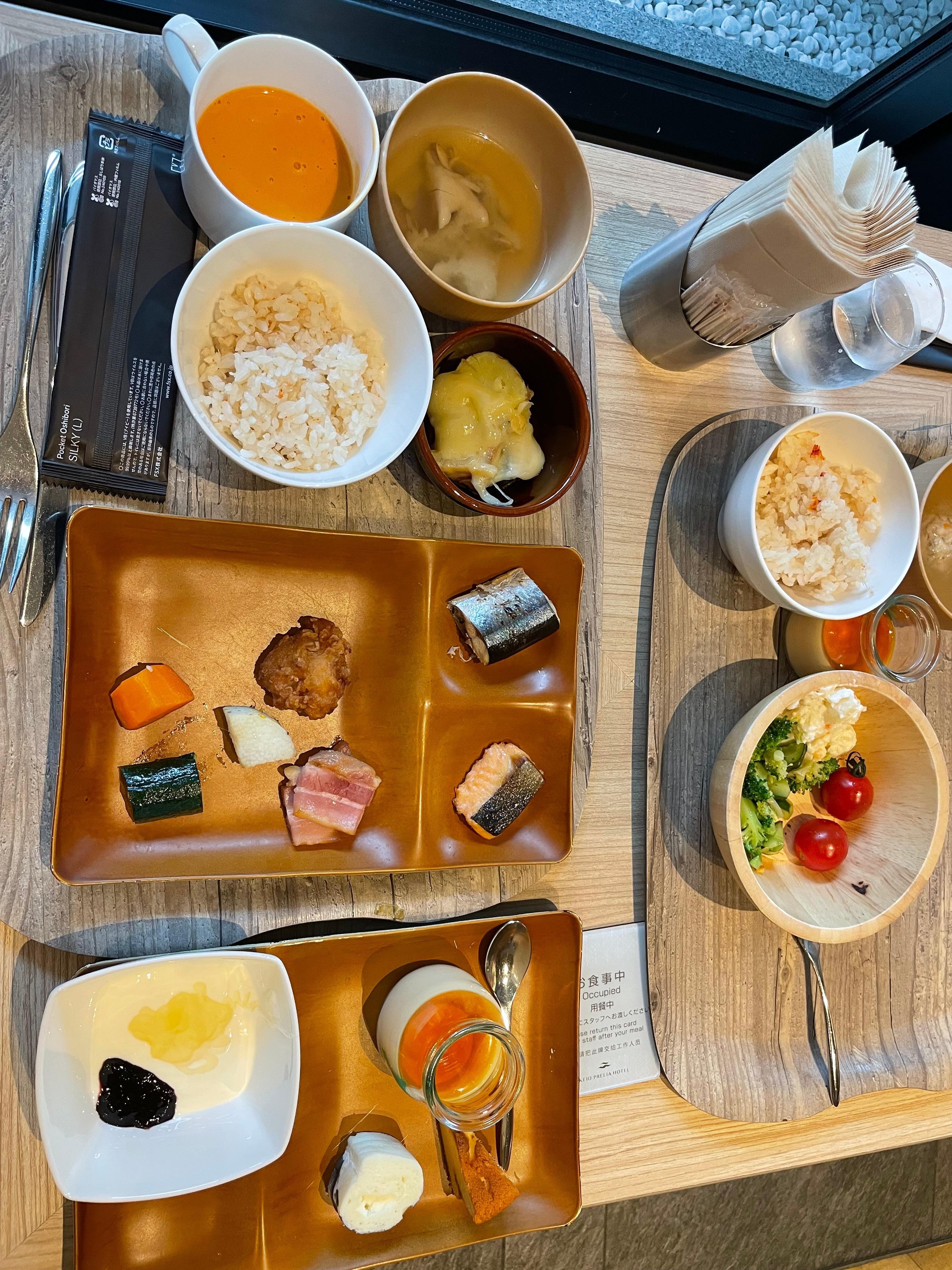 朝食ビュッフェ　1人2500円