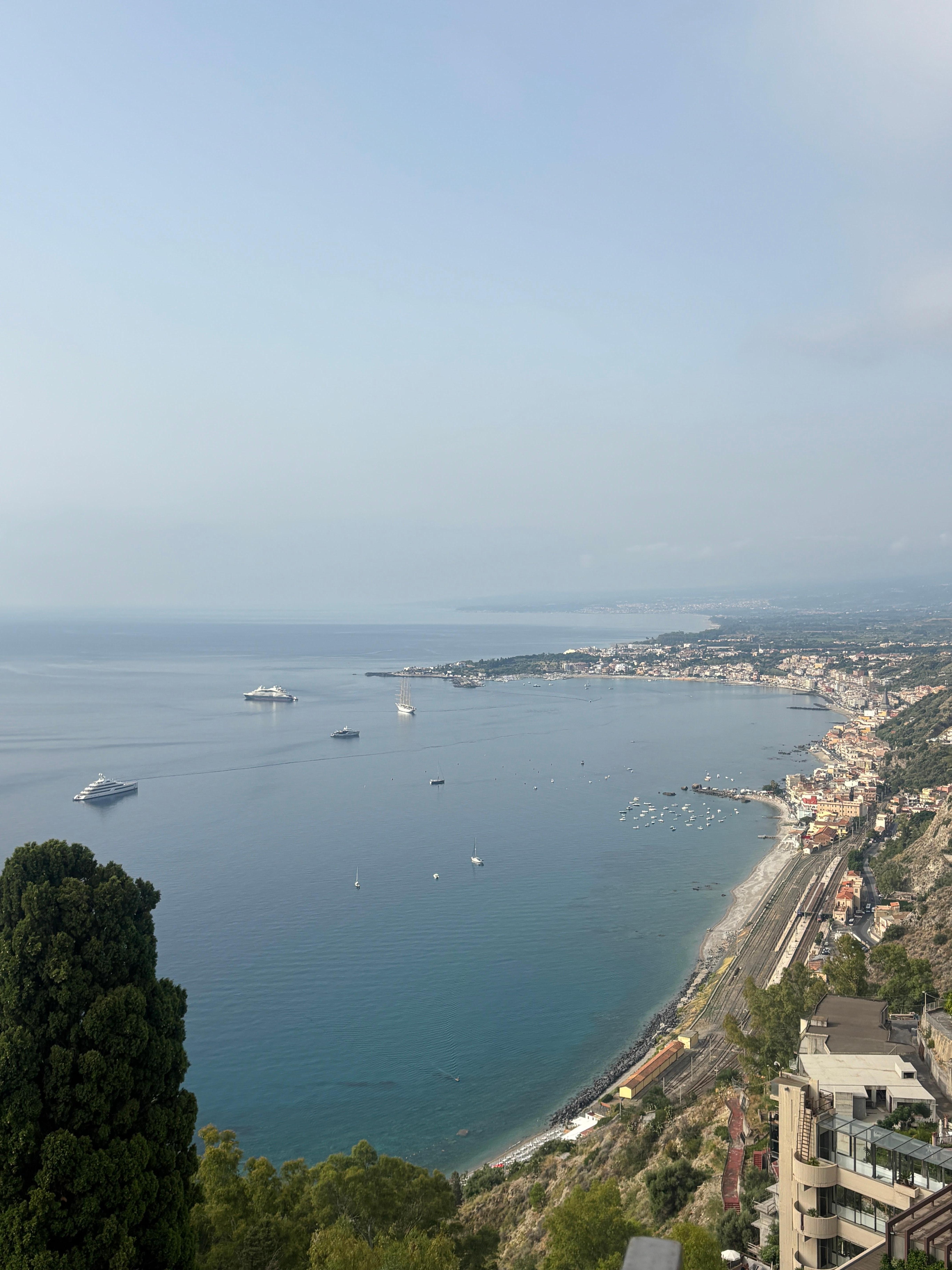 Breakfast view/evening bar area