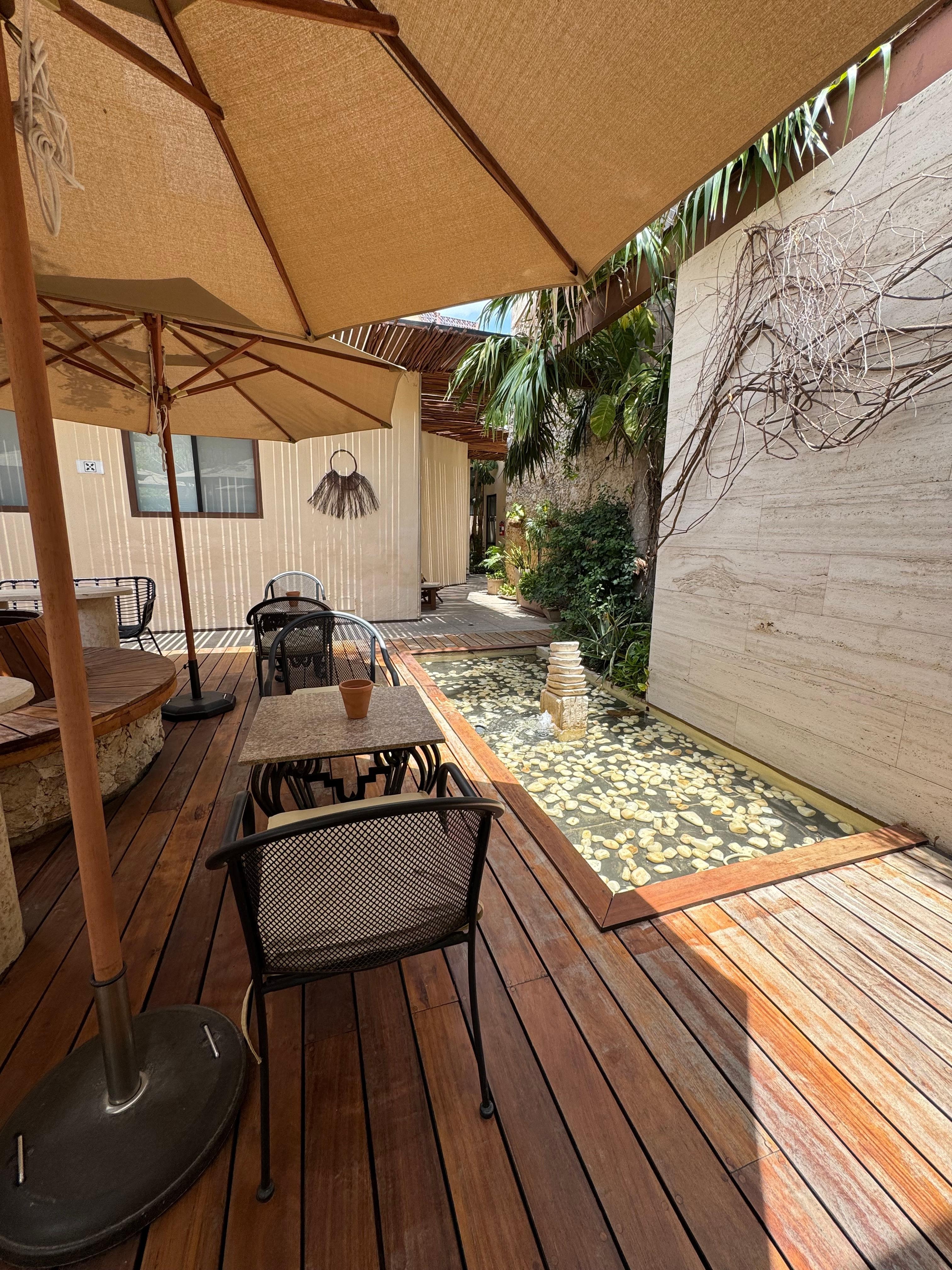 Outdoor courtyard 