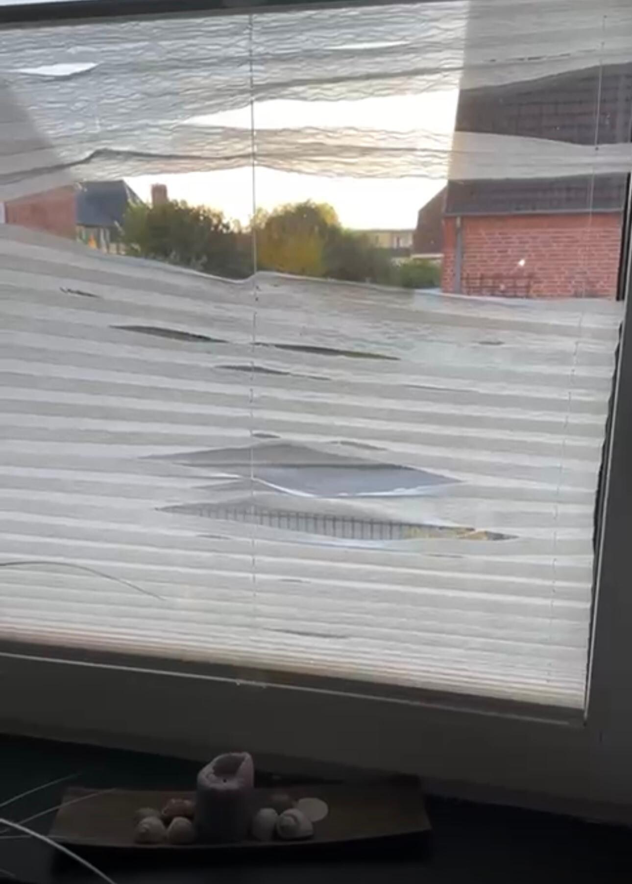 Das war das Rollo im Wohnzimmer. Ich finde sowas geht gar nicht 