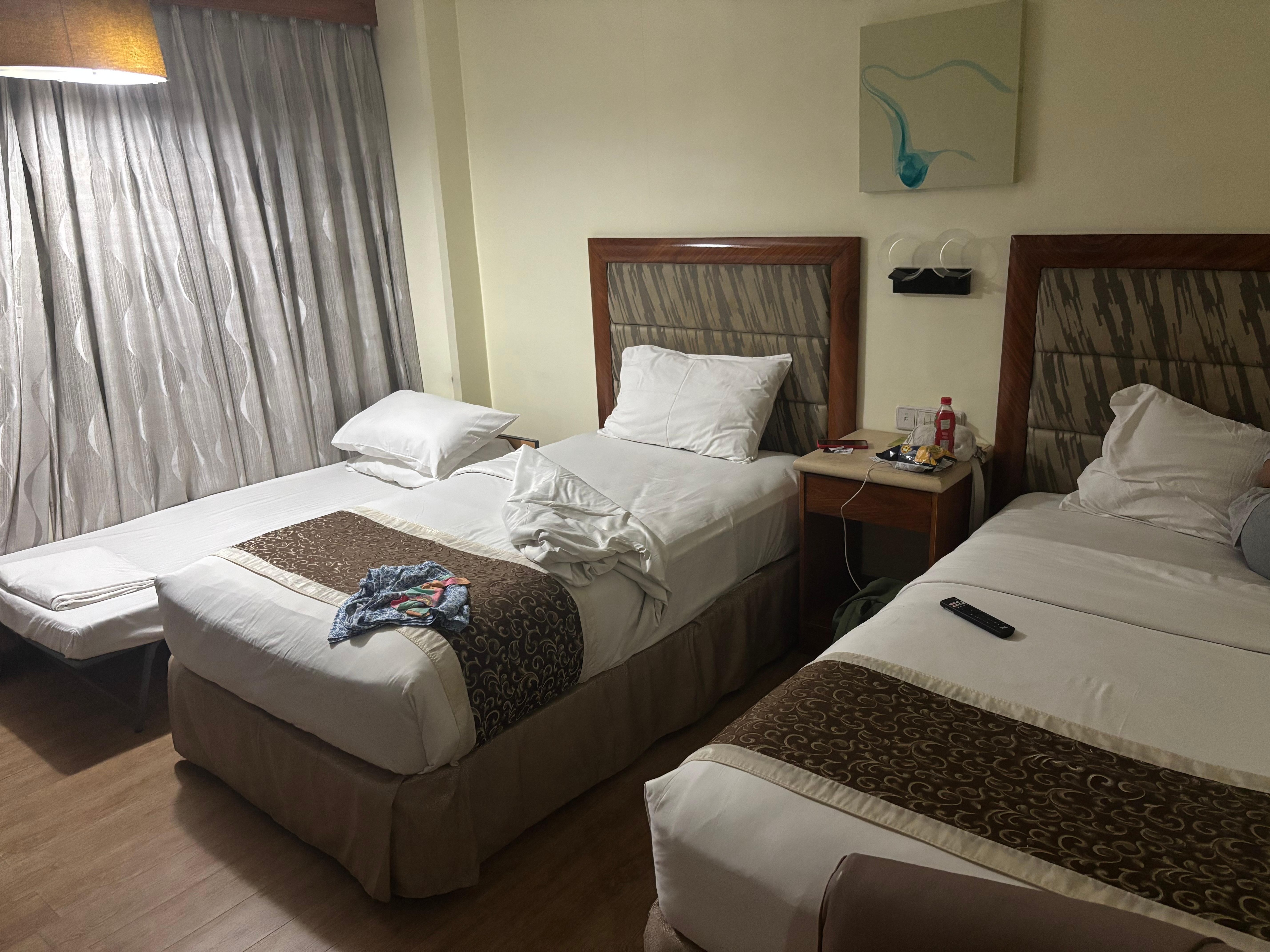 Room was too small, I booked for 3 persons, they only add a small extra bed