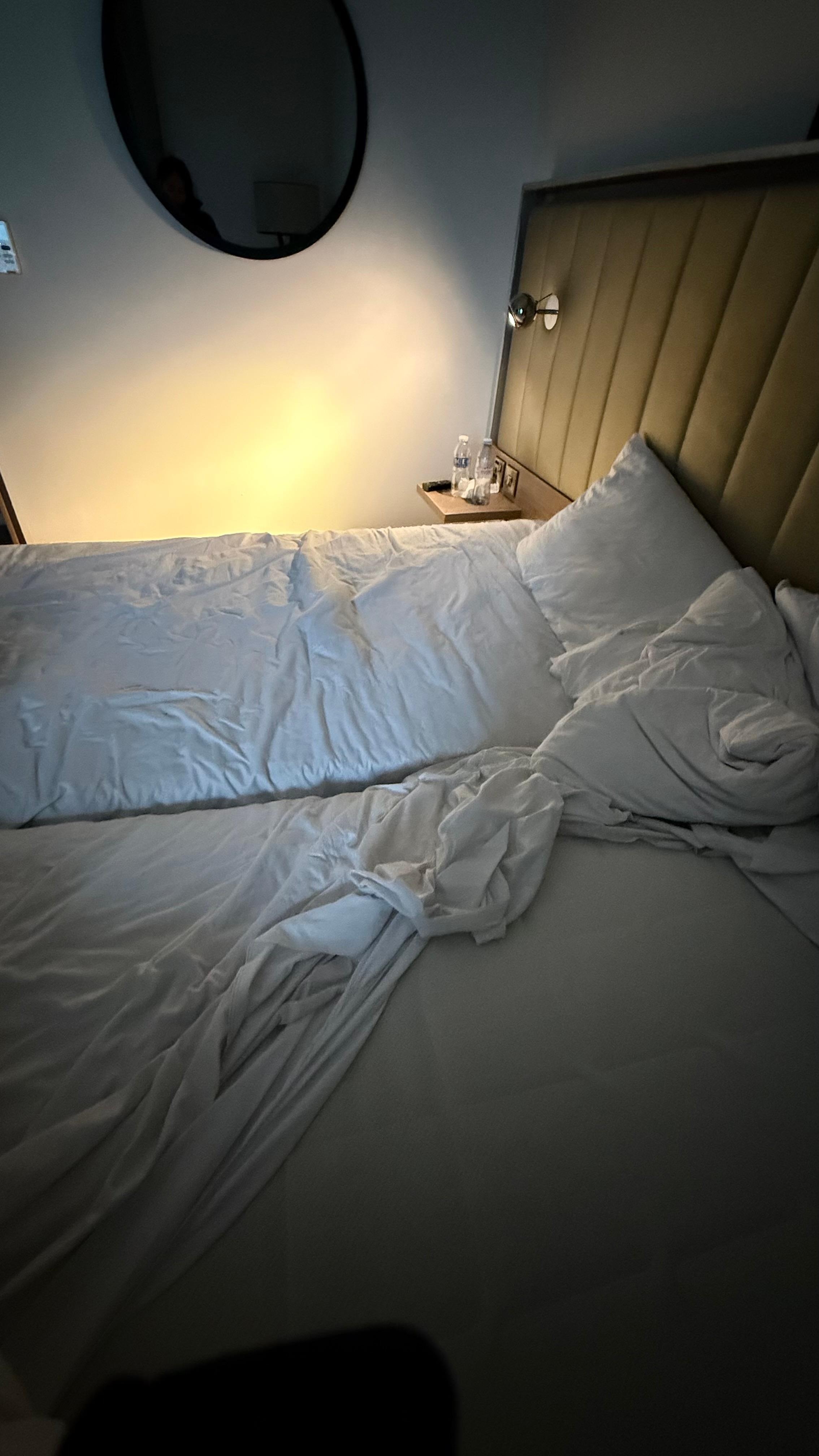 the gap in the bed which kept expanding everytime i moved around the slightest, which almost made me fall of the bed