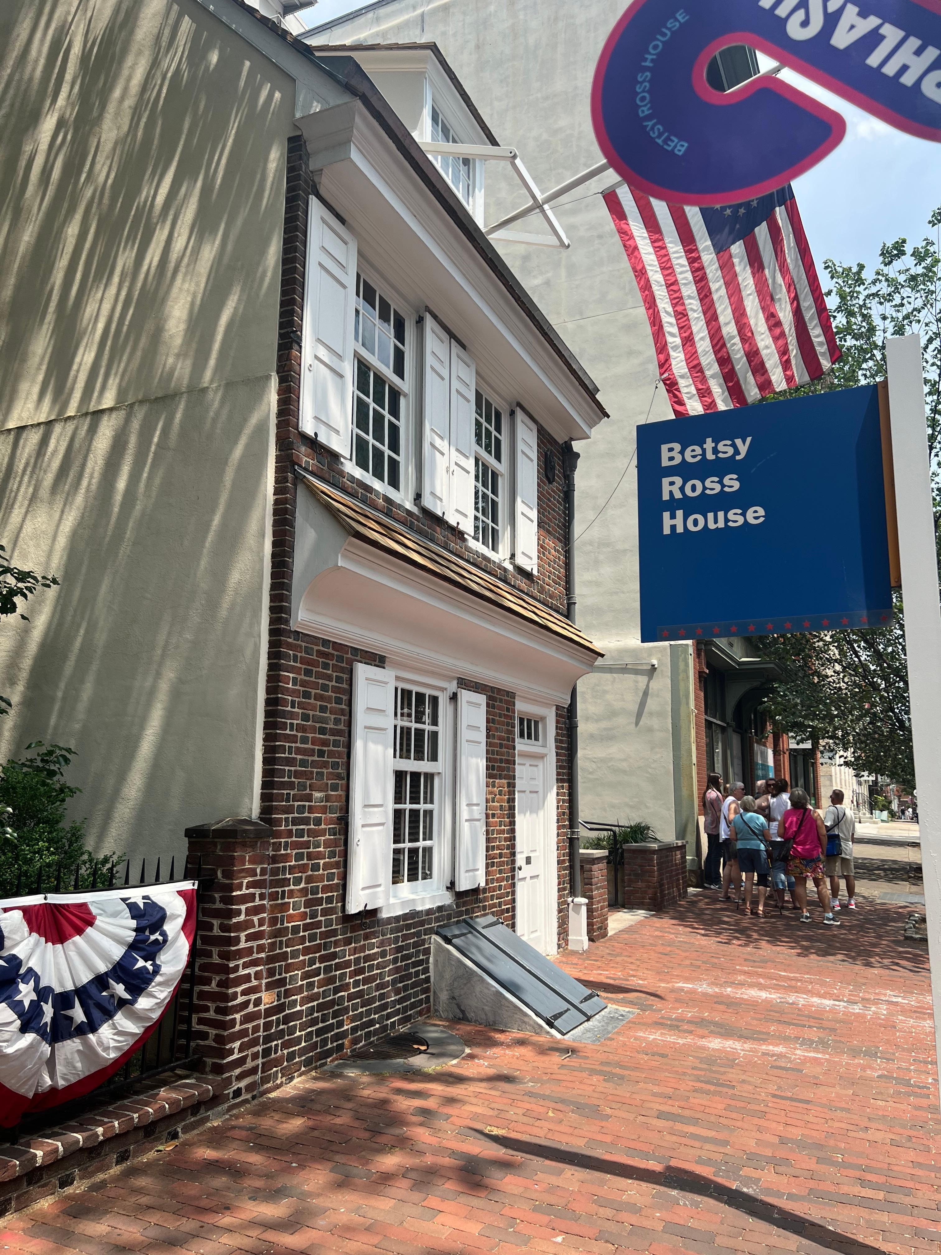 Phlash bus is an affordable way (seasonal) to see top sights like the Art Museum, Liberty Bell and the Betsy Ross House.