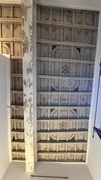 Detail of room ceiling