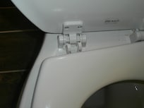 Toilet seat broken and reported to owner. Never repaired during our stay.