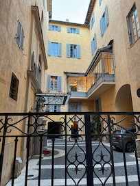 Hotel entrance/courtyard