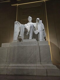 Easy access to subway for 20-30 minute commute to DC