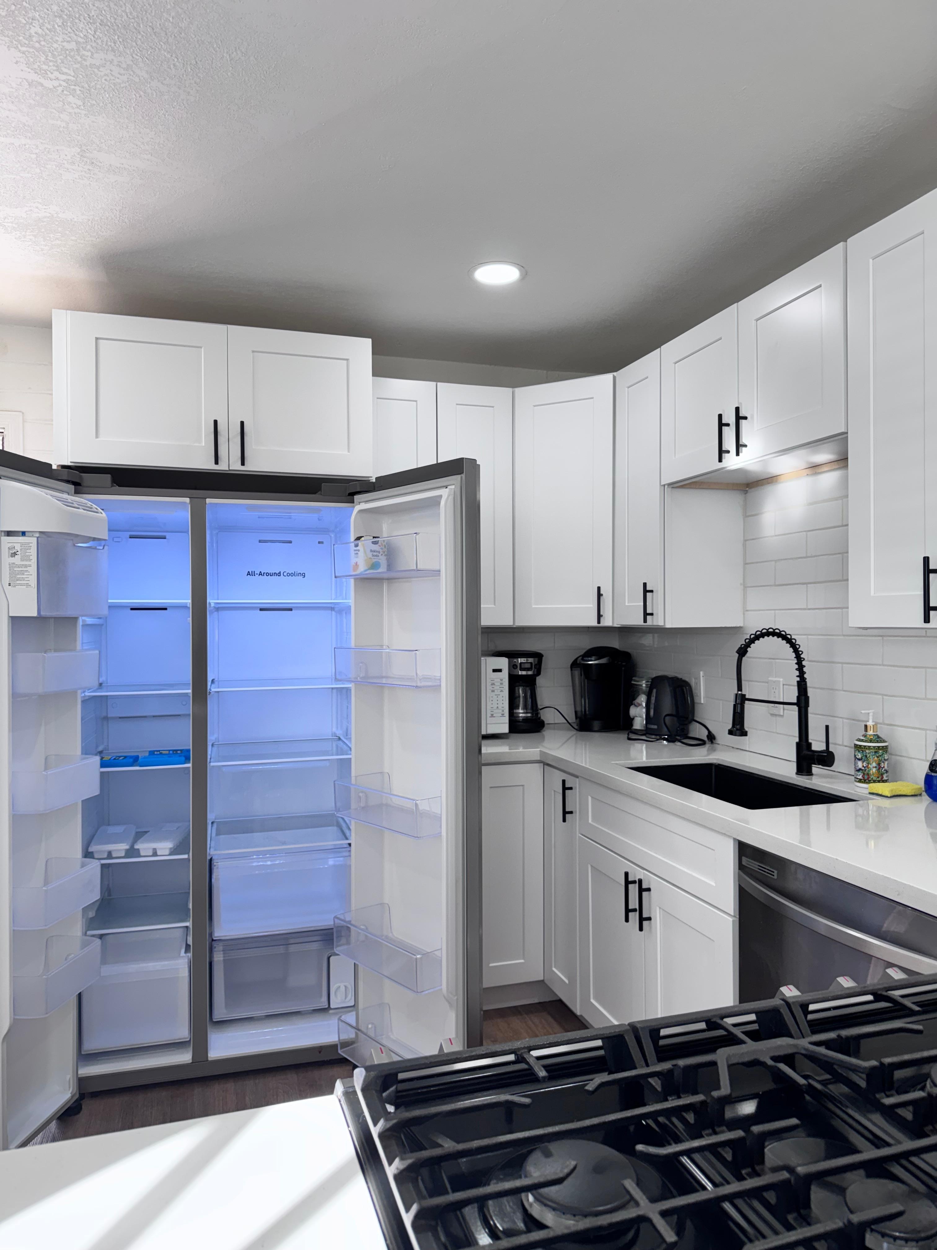 Kitchen was the perfect size for making Thanksgiving dinner for our family and storing leftovers.  