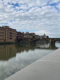 River Arno, 2 min walk from hotel