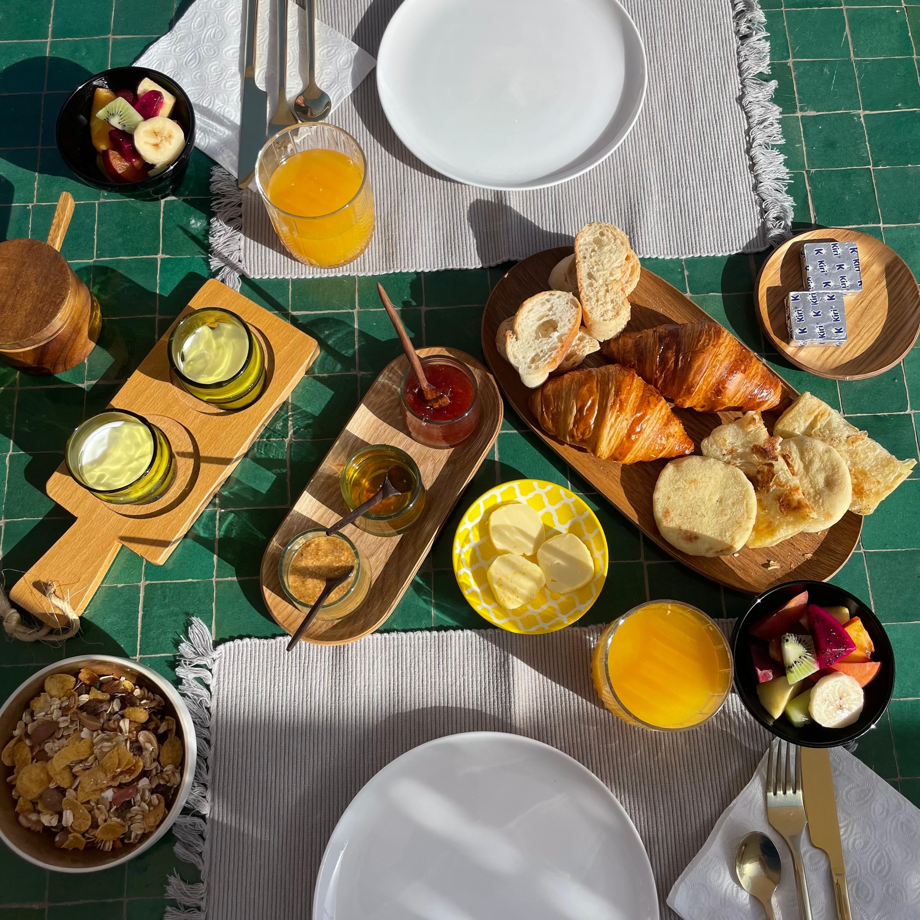 Petit déjeuner sur la terrace