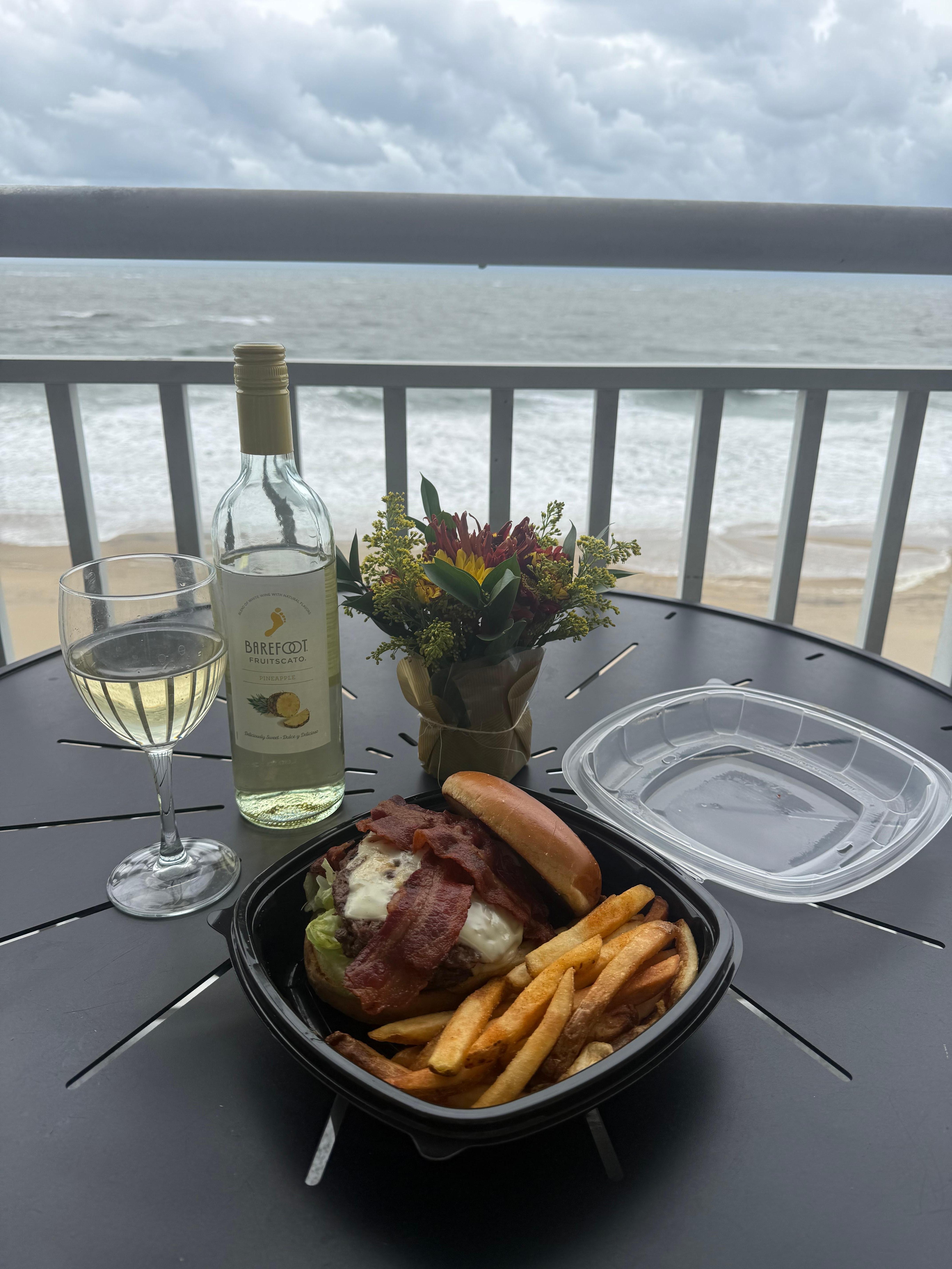 Great view. Yummy food.