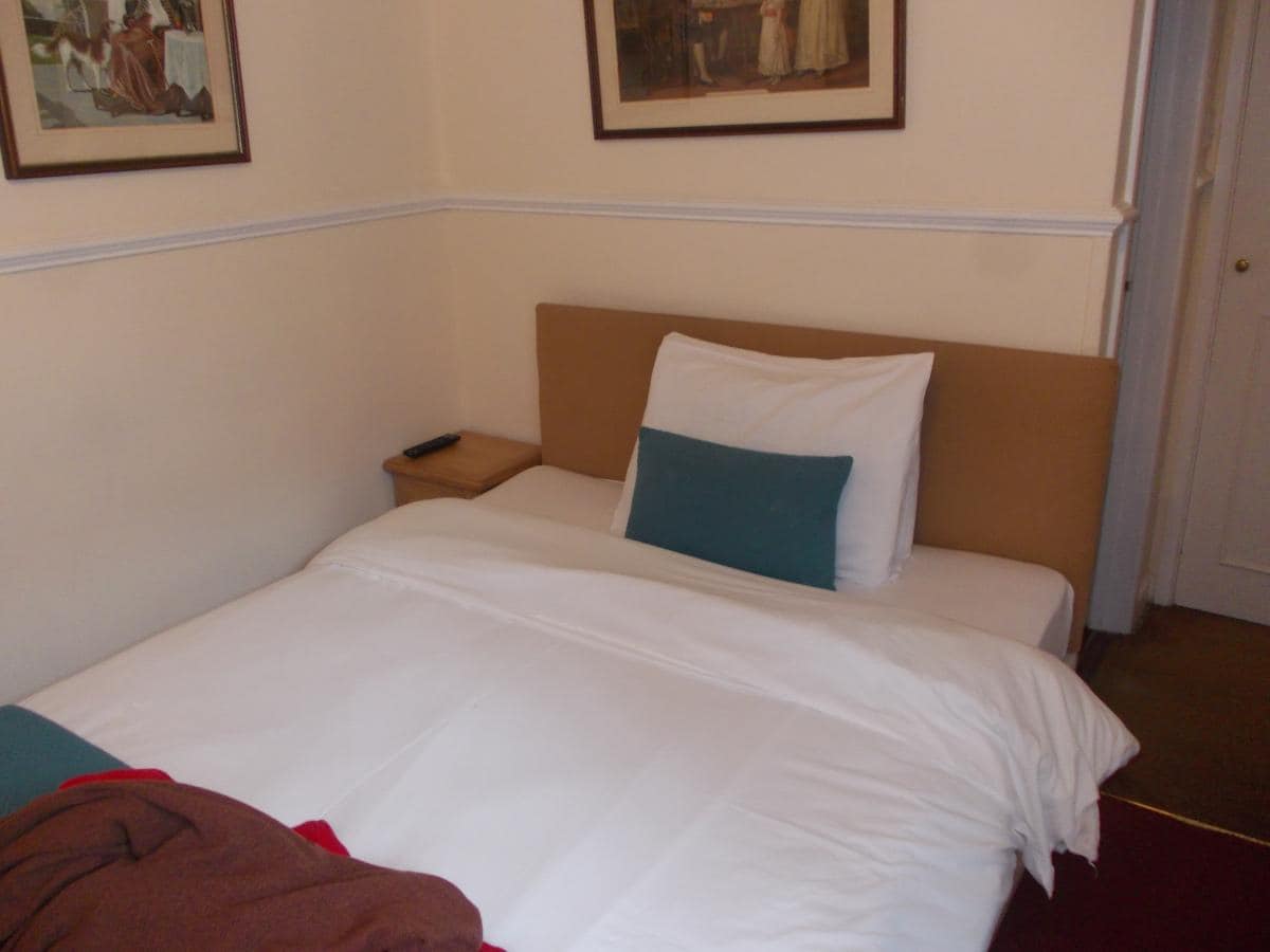 Bedroom_1