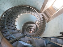 Les marches (290) du phare