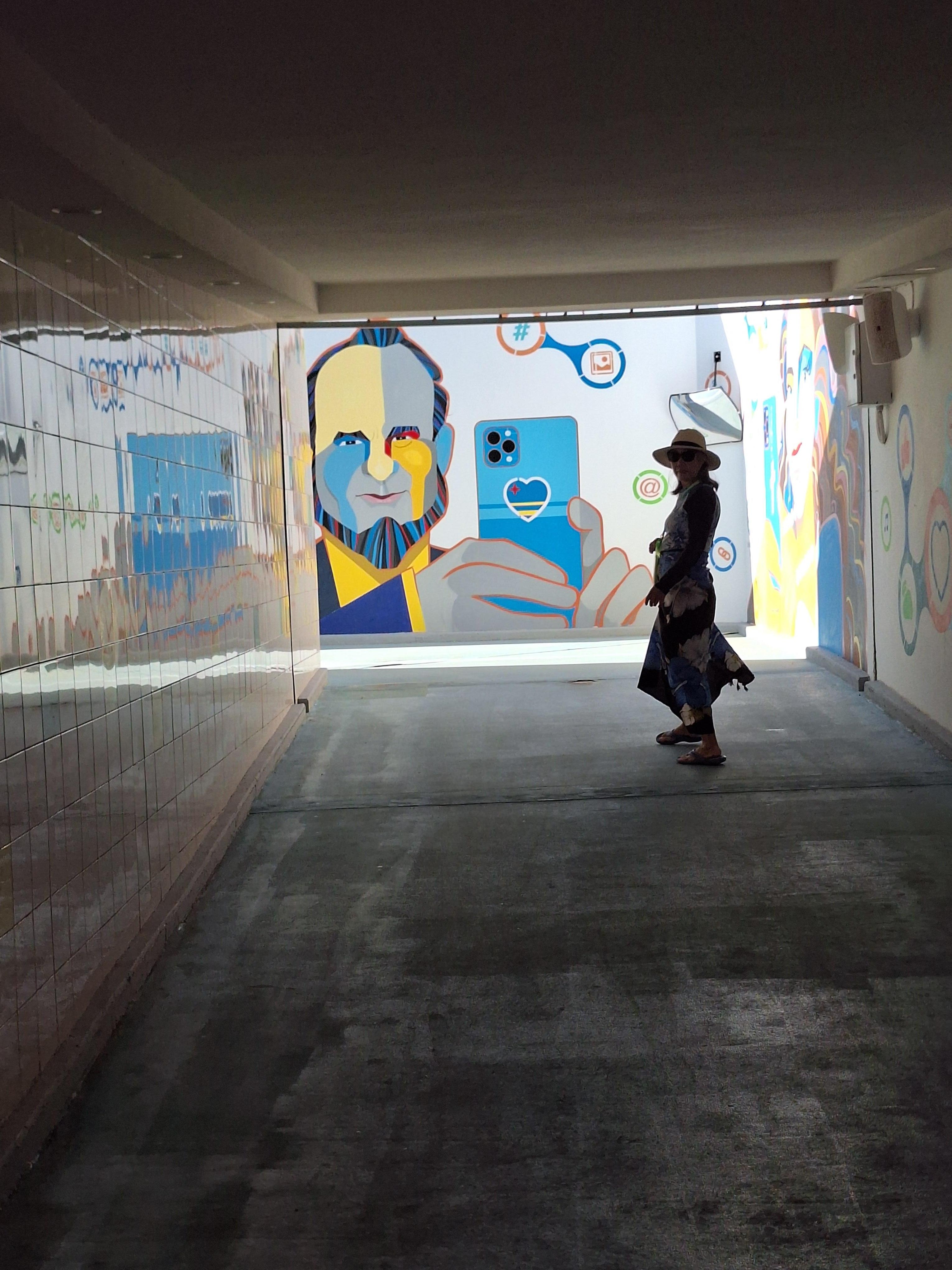 Tunnel to the beach ...