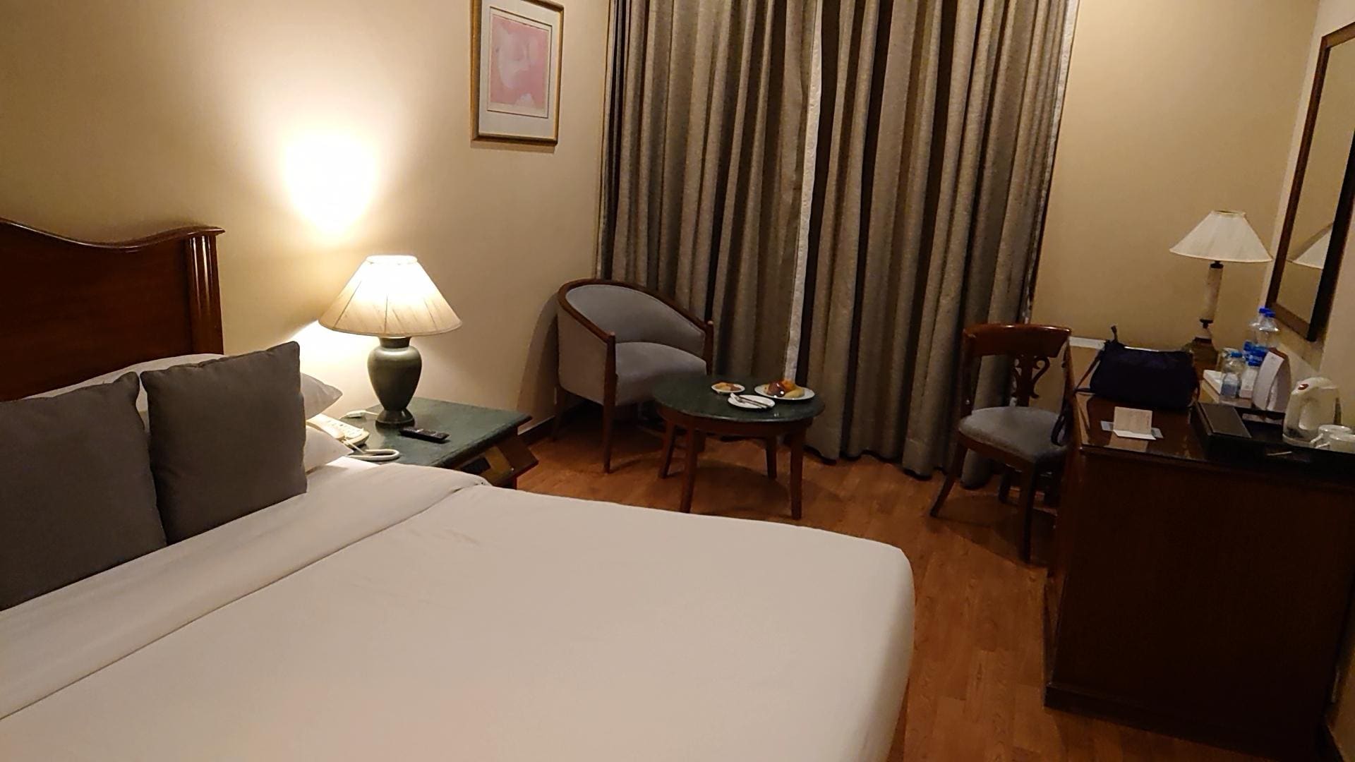 広々とした部屋でした。