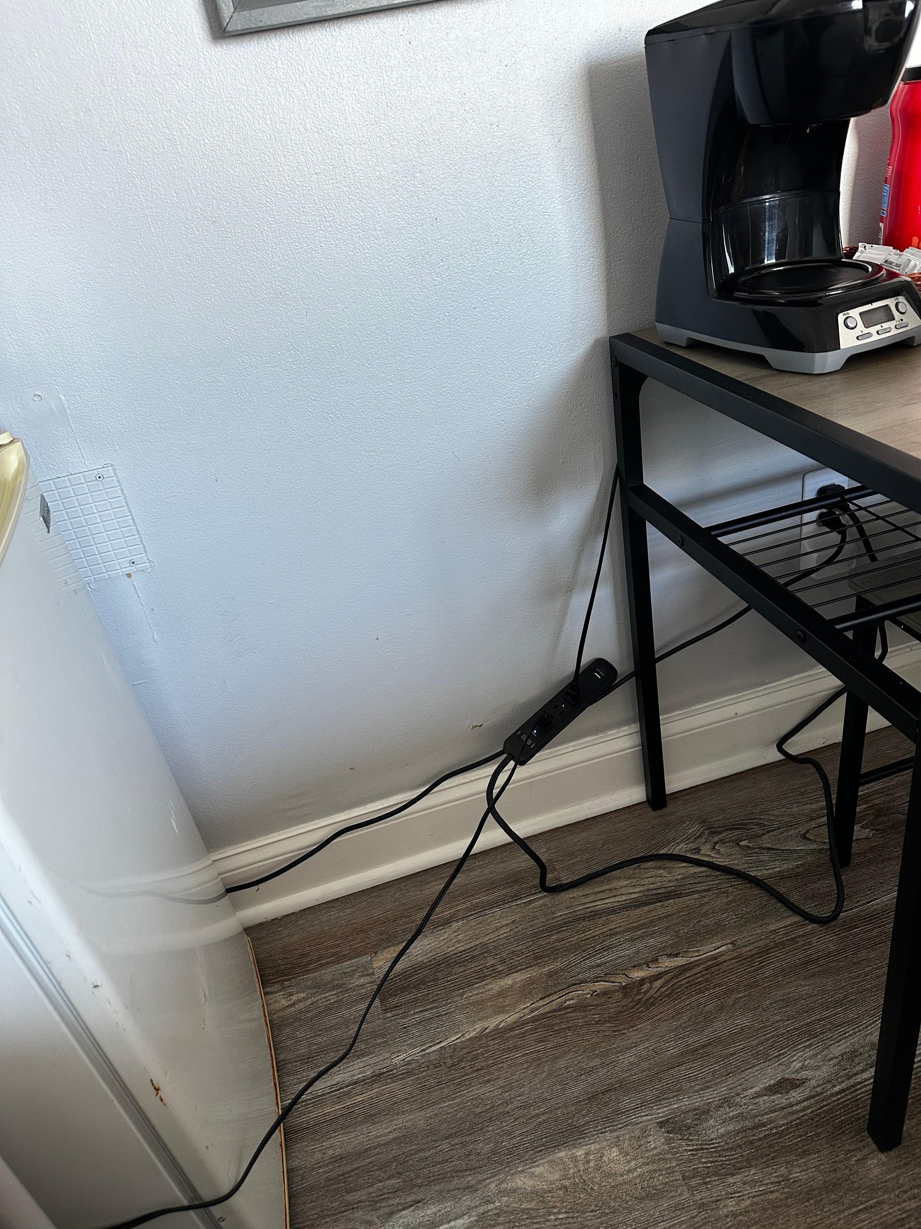 This is the king room! There is 2 lamps but can only use 1 due to the other not having a plug close or another extension cord lol