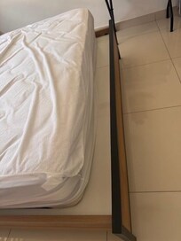 Apartment described as 1 queen 2 double beds. The "queen" is the only the frame, all the beds are double beds with very uncomfortable mattresses and rock-hard pillows.