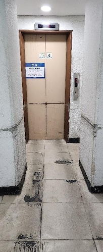 From parking to the elevator