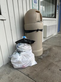 Lixo Acumulado nos corredores do Hotel!