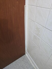 Unfinished decorating no attention to to detail