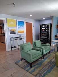 Lobby clean and.comfy